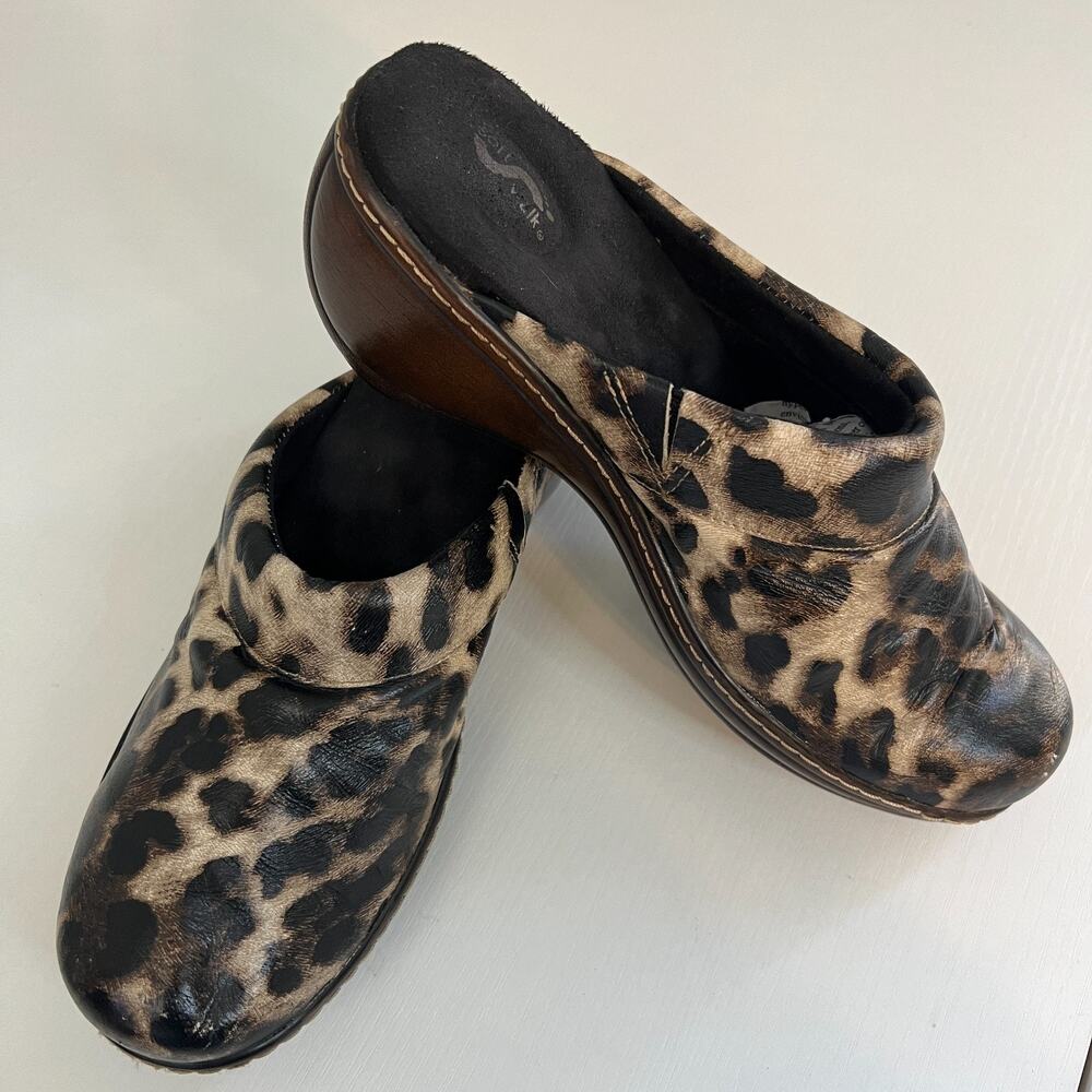 SoftWalk Brown Leopard Print Slide Clogs Women’s 8N Comfort Slip On S6015‑209